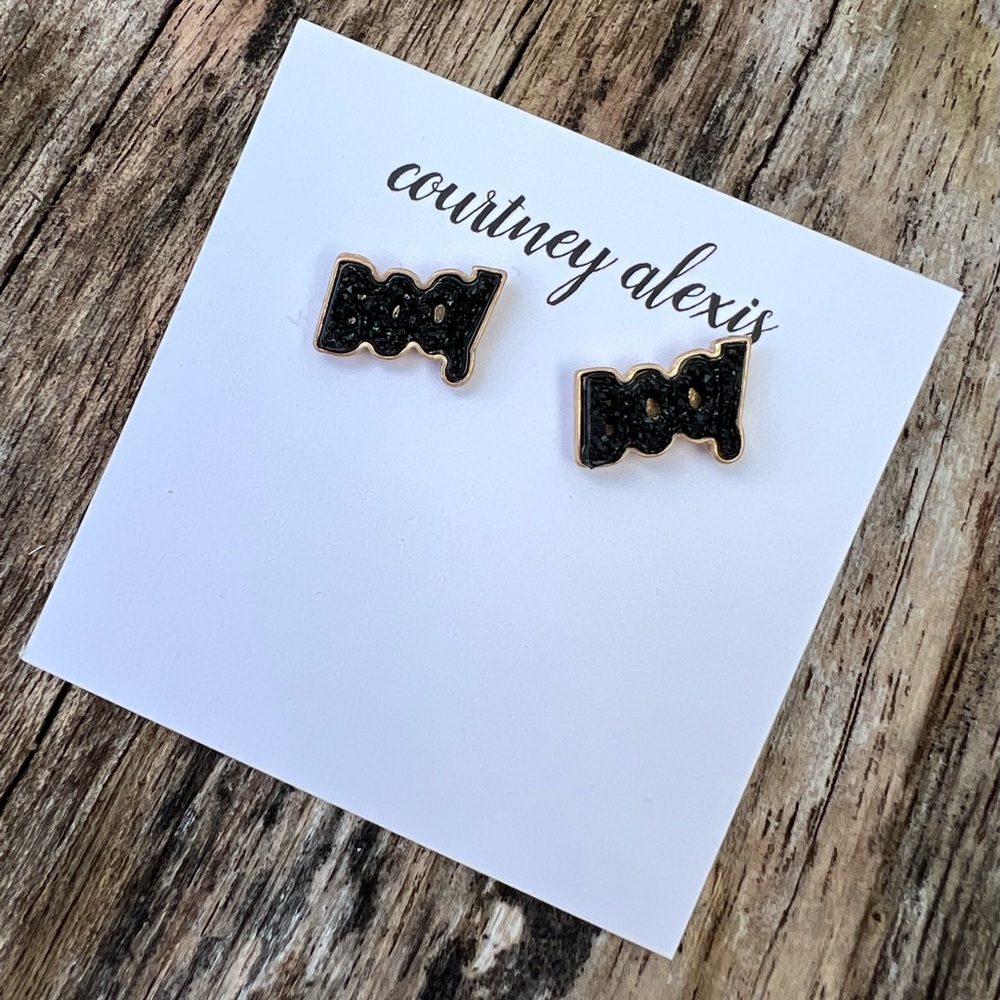 Boo studs